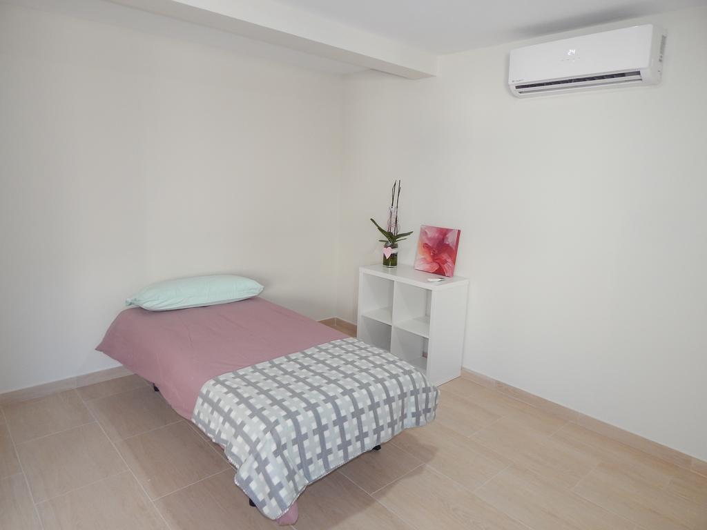 Apartamentos La Rosita Benidorm Chambre photo